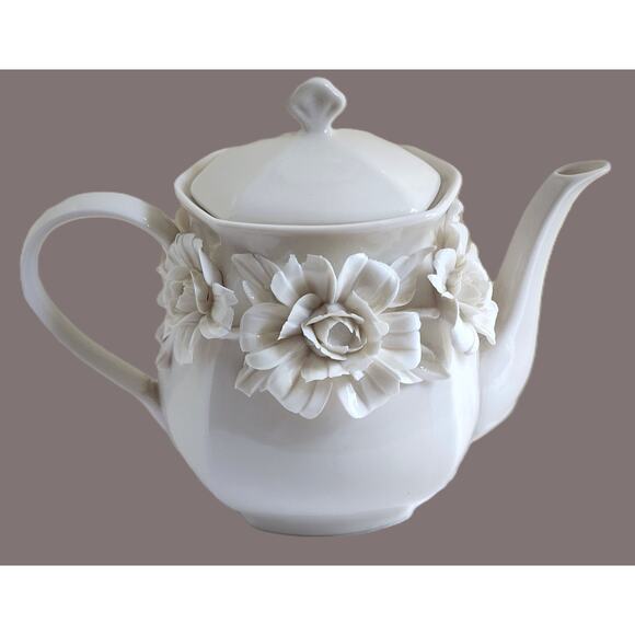 TEAPOT-I. Godinger & Co.-Cream Color-Porcelain-Molded Flowers-Holds 4 cups - Picture 4 of 14
